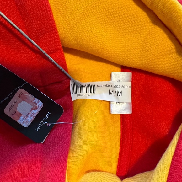 NEW Kansas City Chiefs Hoodie - Men’s Medium - Red Yellow NFL Team Apparel NWT - Picture 15 of 15